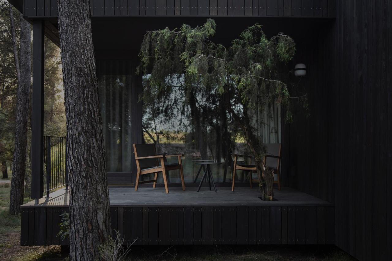 Les Cabanes De L'Oller Del Mas มันเรซา ภายนอก รูปภาพ